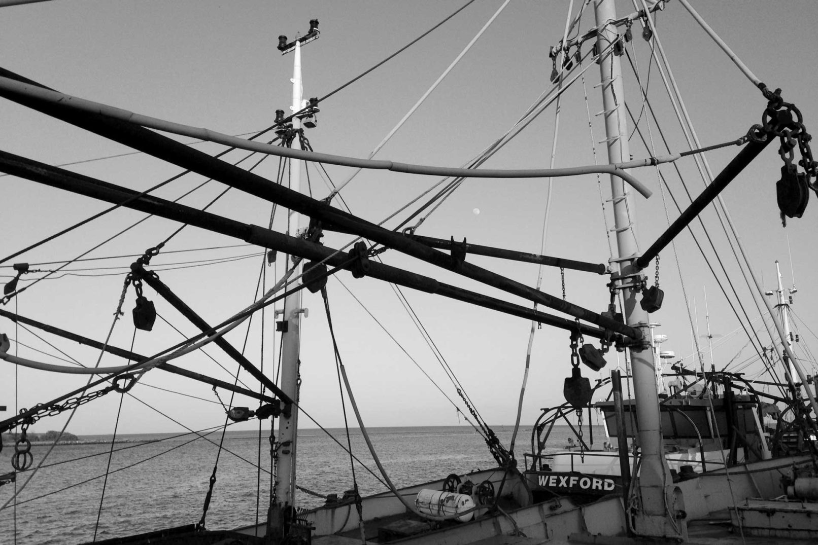 Sunset in the harbor (Atardecer en el puerto) - digital photo - 4.12 mm + 50 ISO + 1_1391 s + f_2,4 - 24 x 17,5 cm. ©2014 Txema Muñoz