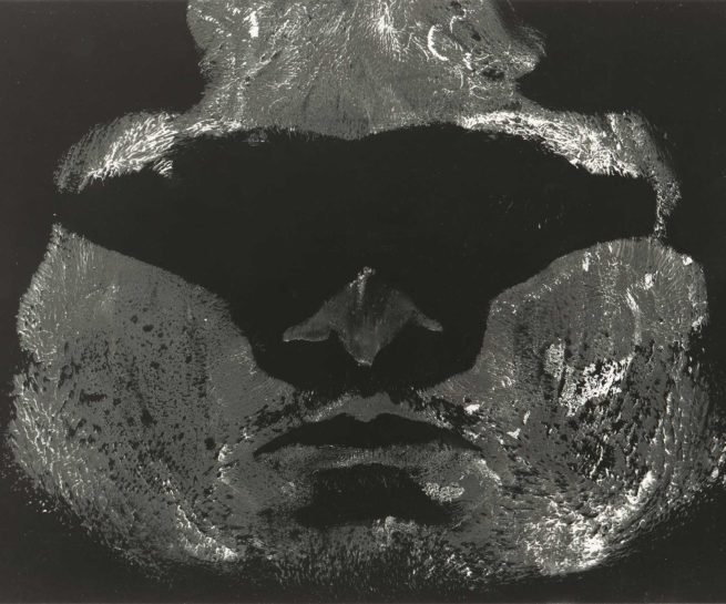 The quiet observer (El tranquilo observador) - Photographic paper - 23,9 x 17,8 cm. ©1986 Txema Muñoz